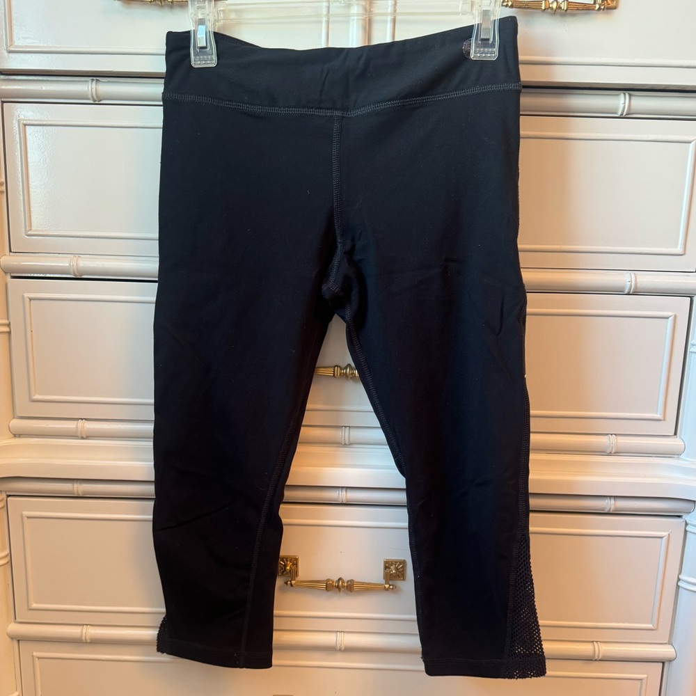 Trina Turk Recreation Cropped Leggings - size S